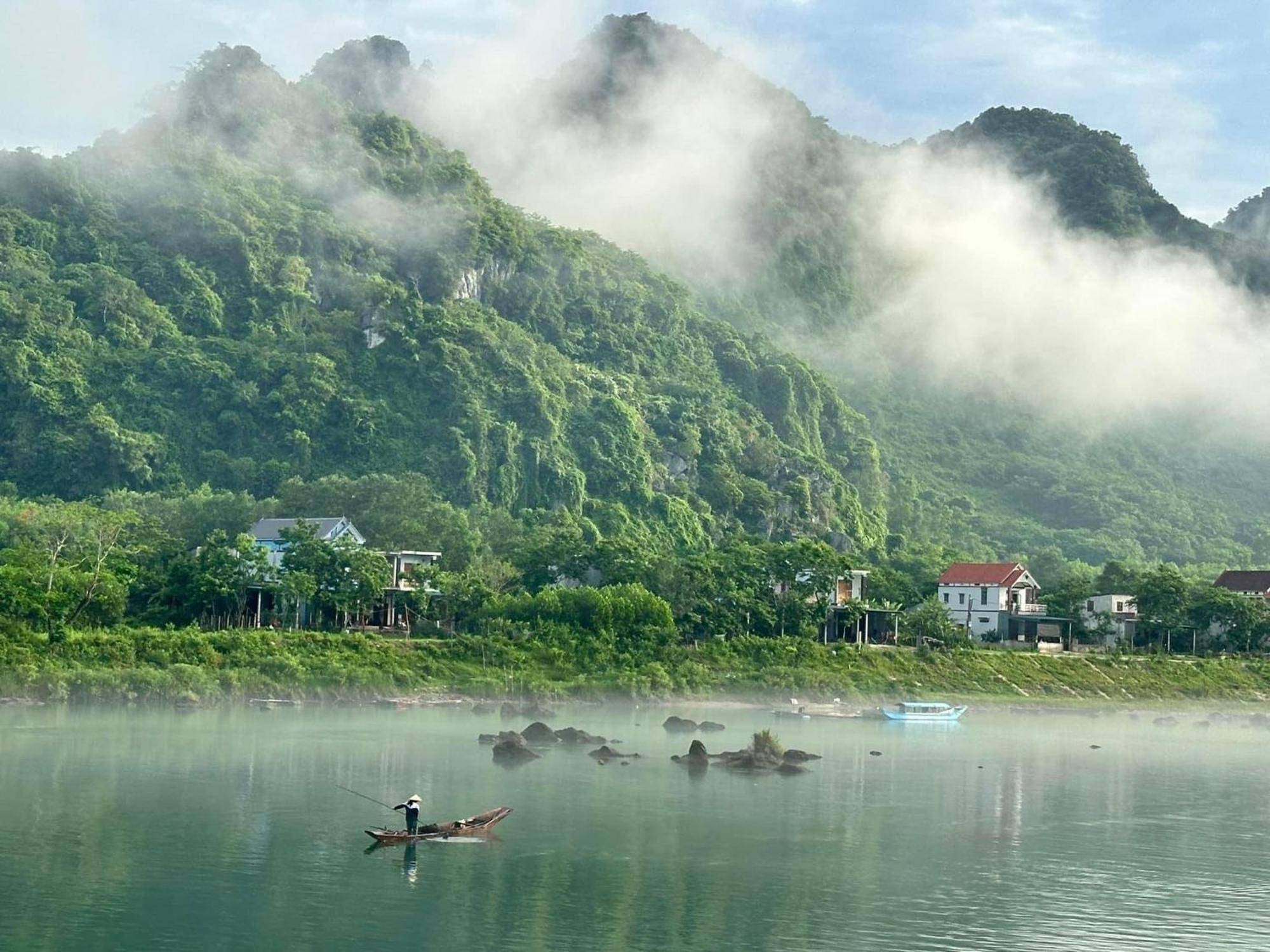 Green Riverside Cosy Home Phong Nha Esterno foto